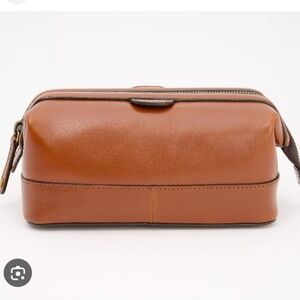 Patricia Nash, EUC, Women's, Toiletry Leather Bag Zipper Closure, Color Brown